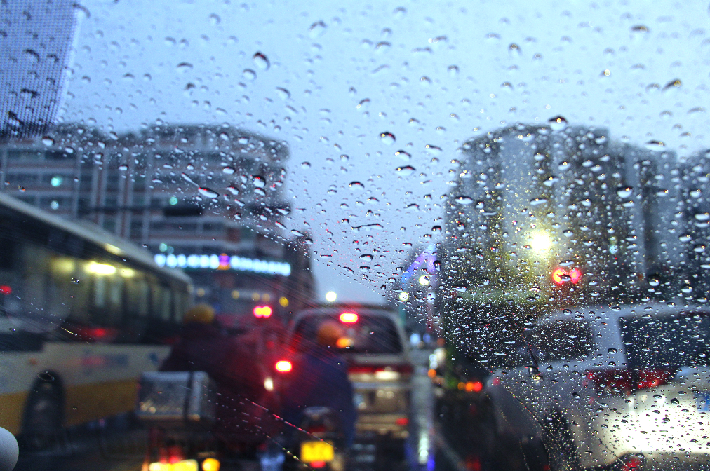 暴雨来袭！J9集团药业起劲提防应对极端天气！